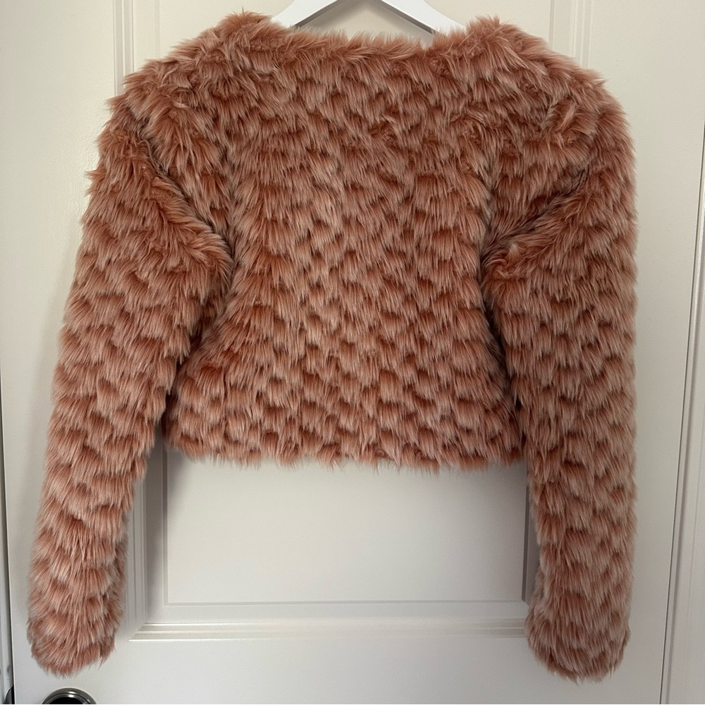 Bebe Pink Faux Fur Cropped Jacket with Plush Texture - Picture 2 of 6